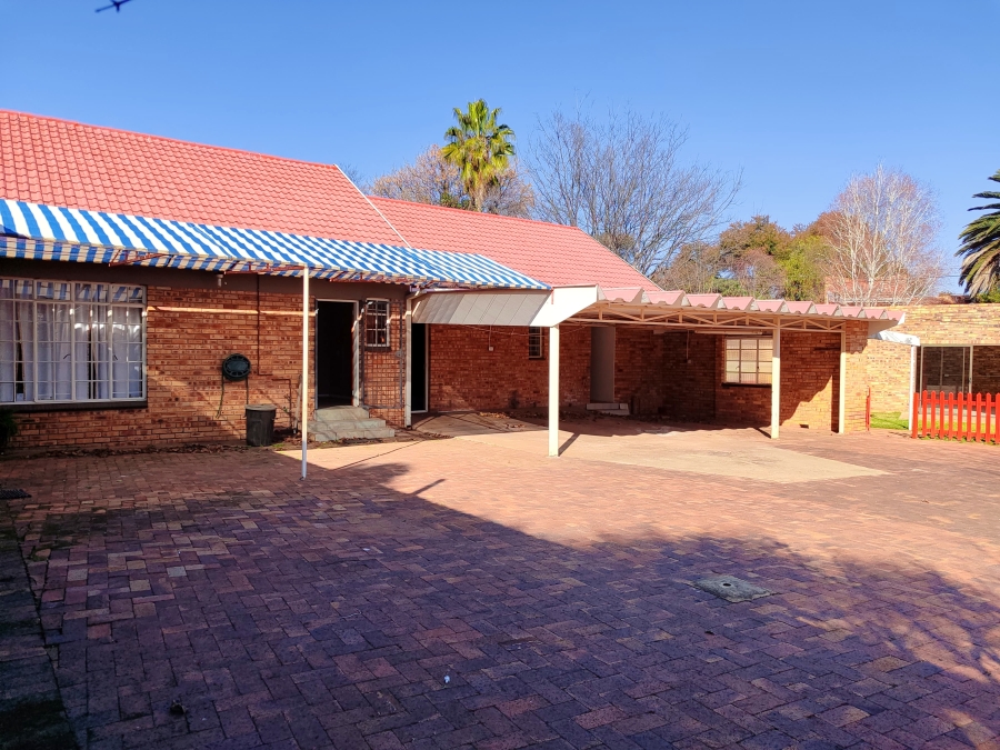4 Bedroom Property for Sale in Flamwood North West